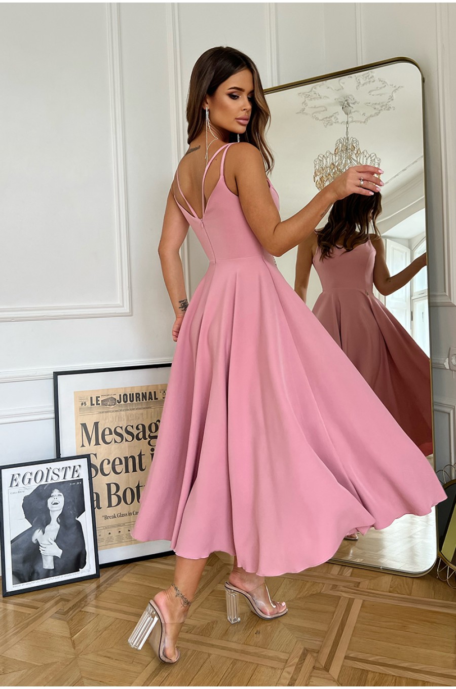 Rochie midi roz pudra vaporoasa cu umerii goi Fabiola Rochie midi roz pudra vaporoasa cu umerii goi Fabiola 2 - dyandra.ro