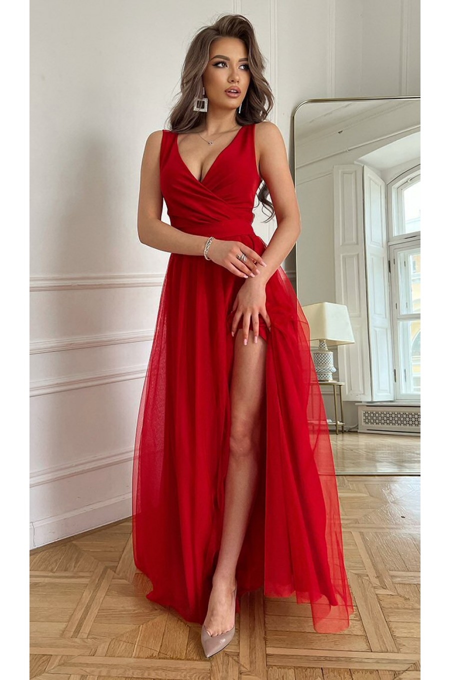 Rochie lunga rosie vaporoasa din tulle si vascoza Andreea Rochie lunga rosie vaporoasa din tulle si vascoza Andreea 1 - dyandra.ro