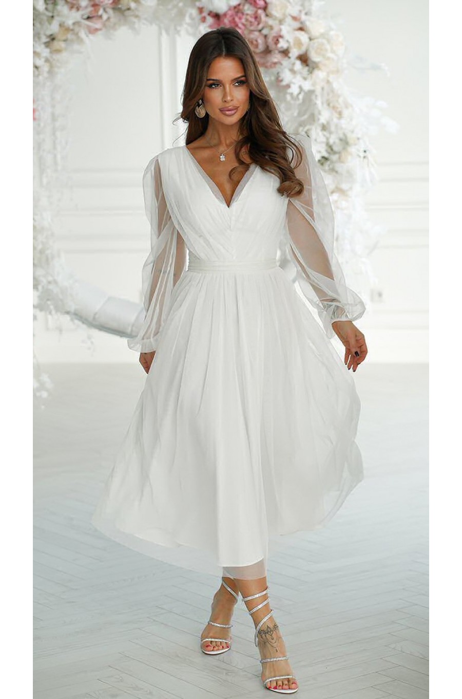 Rochie cununie civila midi, din tul cu glitter, alba, evazata, cu maneca lunga, Petra Rochie cununie civila midi, din tul cu glitter, alba, evazata, cu maneca lunga, Petra 1 - dyandra.ro
