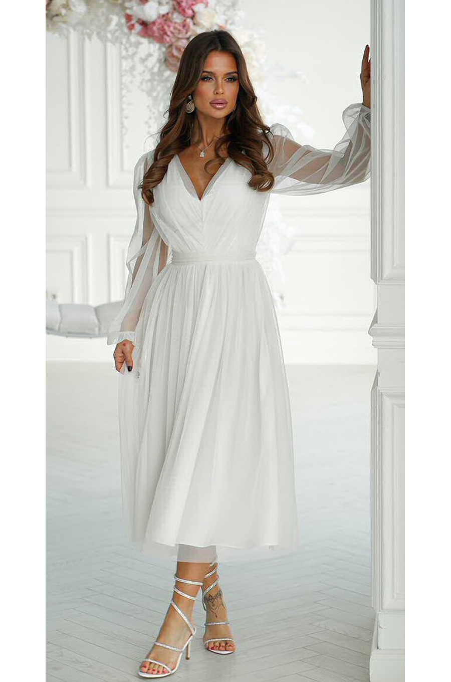 Rochie cununie civila midi, din tul cu glitter, alba, evazata, cu maneca lunga, Petra Rochie cununie civila midi, din tul cu glitter, alba, evazata, cu maneca lunga, Petra 2 - dyandra.ro