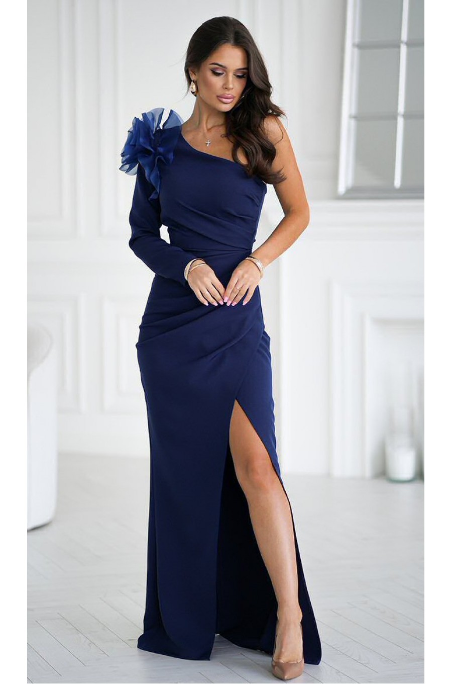 Rochie de nunta eleganta bleumarin cu floare pe umar cu maneca lunga Charming Rochie de nunta eleganta bleumarin cu floare pe umar cu maneca lunga Charming 3 - dyandra.ro