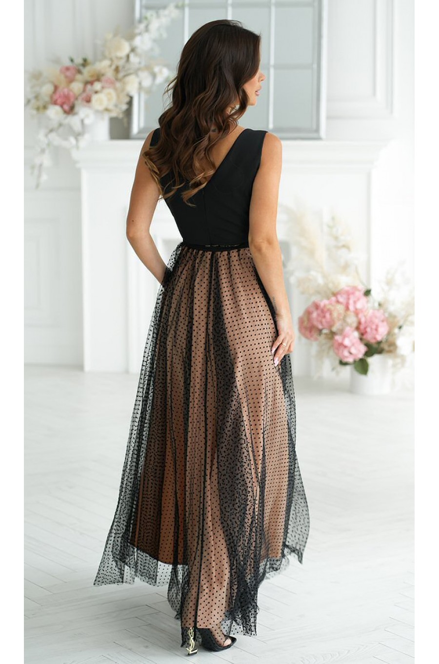 Rochie lunga eleganta din tulle bej cu bulinute cu floare neagra Dyandra Rochie lunga eleganta din tulle bej cu bulinute cu floare neagra Dyandra 3 - dyandra.ro