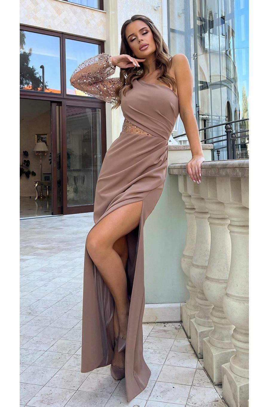 Rochie de ocazie lunga cu paiete cappuccino cu maneca lunga si un umar gol Temptation 1 - dyandra.ro