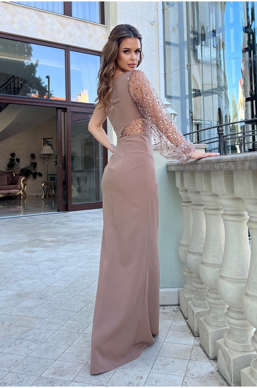 Rochie de ocazie lunga cu paiete cappuccino cu maneca lunga si un umar gol Temptation 2 - dyandra.ro