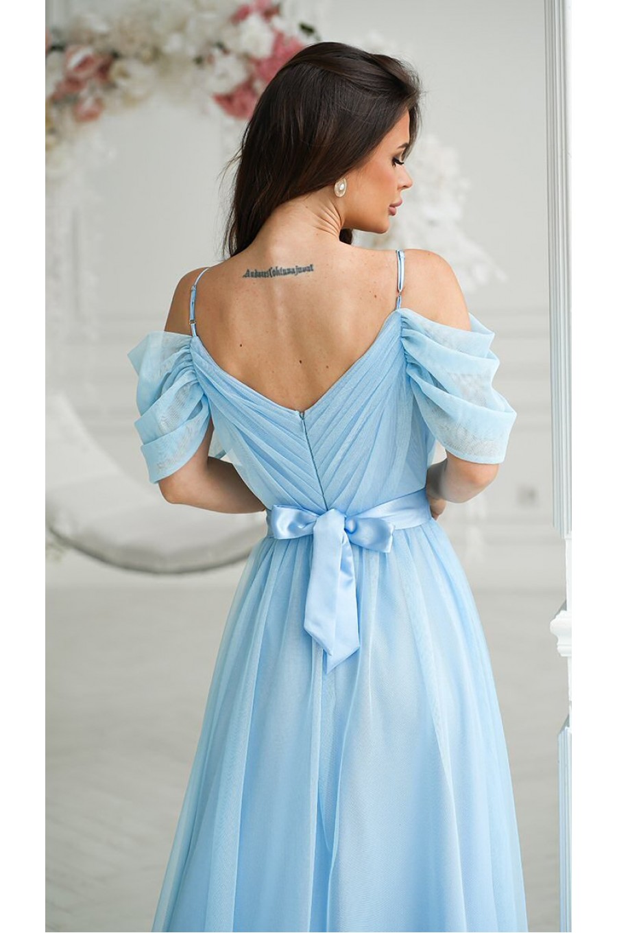 Rochie eleganta lunga din tulle bleu vaporoasa cu umerii goi FloraY 3 - dyandra.ro