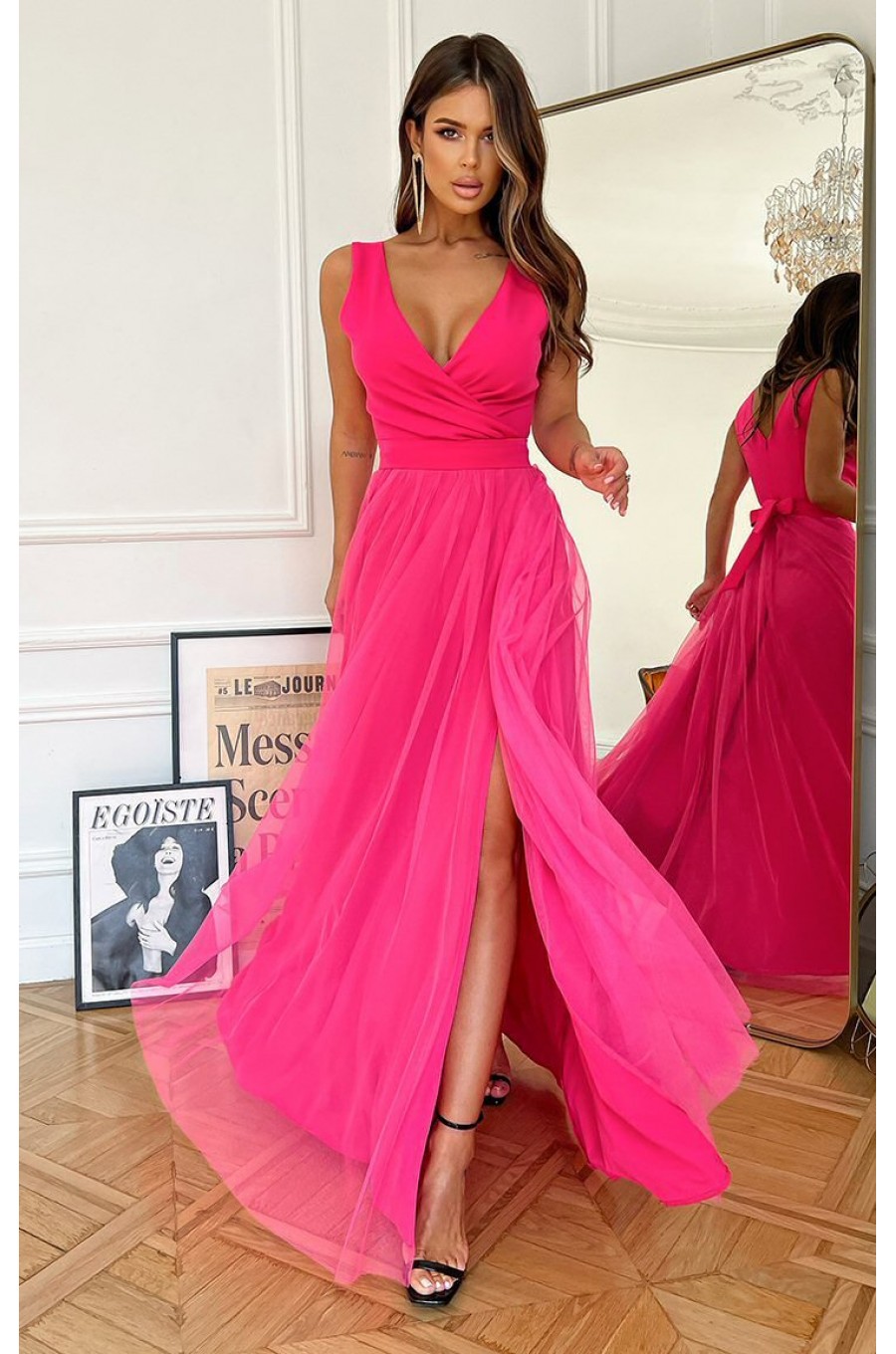 Rochie lunga eleganta roz neon din tulle vaporoasa Andreea Rochie lunga eleganta roz neon din tulle vaporoasa Andreea 2 - dyandra.ro