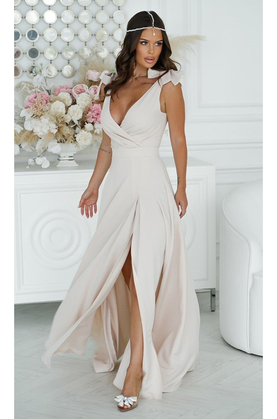 Rochie lunga bej din vascoza Andra Rochie lunga bej din vascoza Andra 1 - dyandra.ro