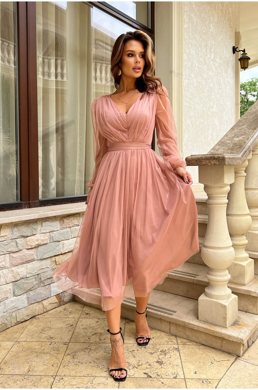 Rochie midi eleganta din tul cu glitter roz nude cu maneca lunga Petra 1 - dyandra.ro