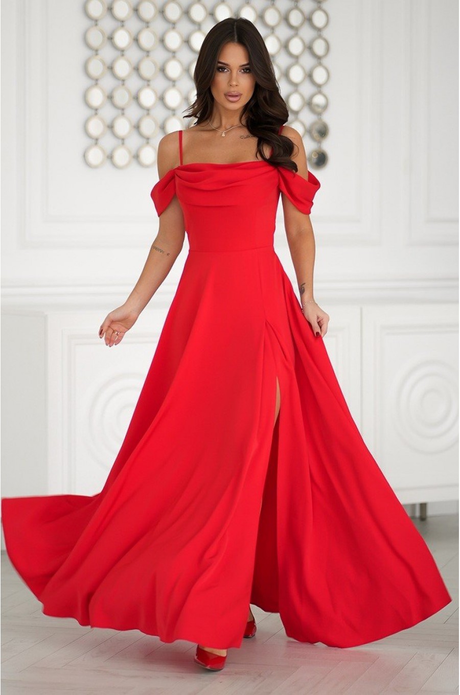 Rochie lunga rosie cu umerii goi vaporoasa Katiya Rochie lunga rosie cu umerii goi vaporoasa Katiya 3 - dyandra.ro