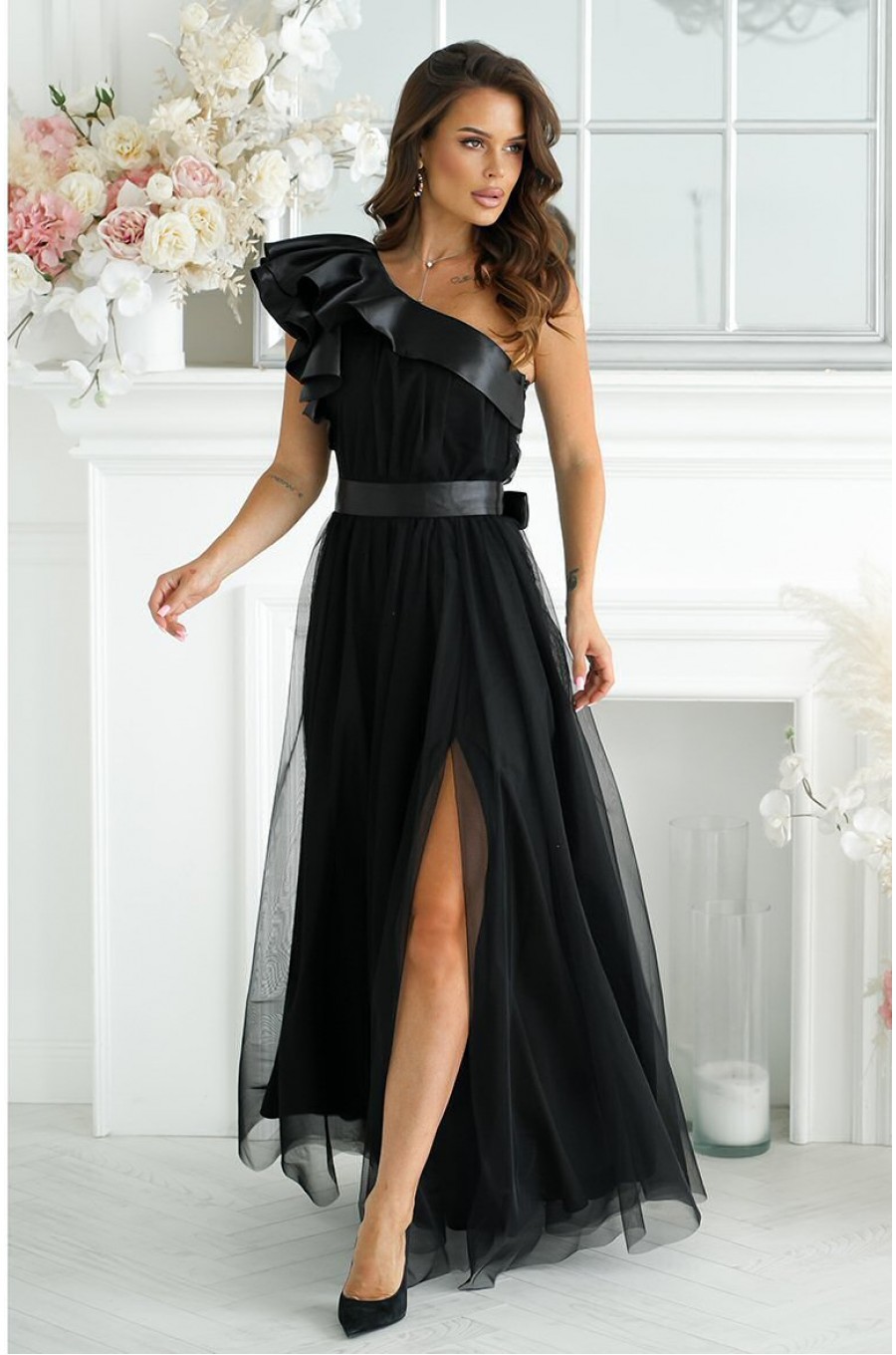 Rochie eleganta neagra din tulle cu un umar gol si volan din satin Irresistible 3 - dyandra.ro