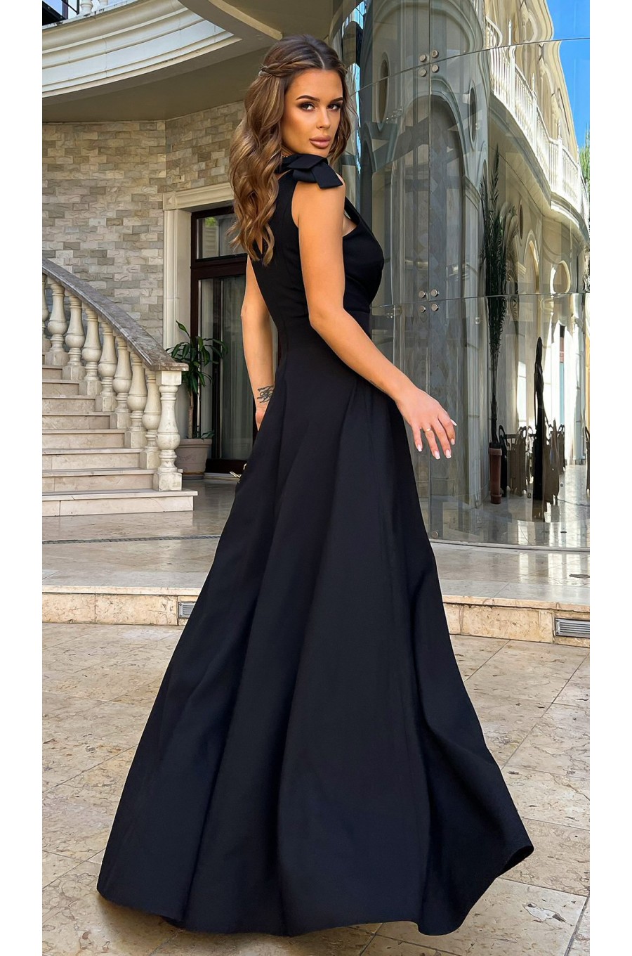 Rochie lunga eleganta neagra din vascoza Andra Rochie lunga eleganta neagra din vascoza Andra 2 - dyandra.ro