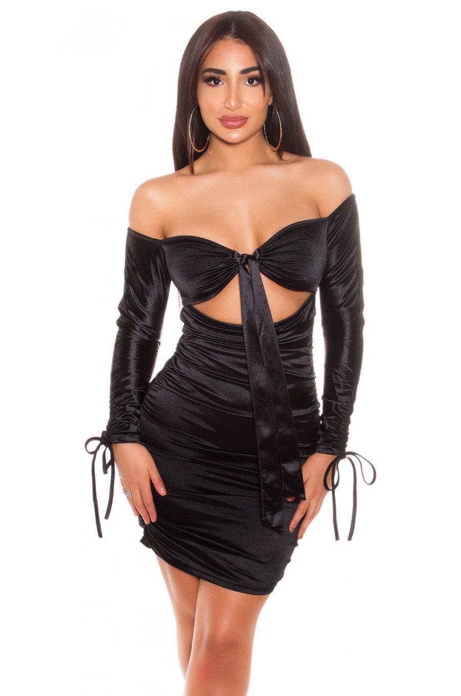 Rochie scurta neagra din satin mulata cu umerii goi Oksana Rochie scurta neagra din satin mulata cu umerii goi Oksana 1 - dyandra.ro