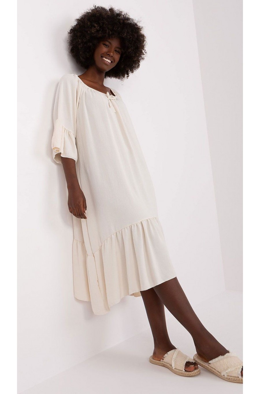 Rochie de vara bej midi oversize cu volane vaporoasa Makadamia Rochie de vara bej midi oversize cu volane vaporoasa Makadamia 2 - dyandra.ro