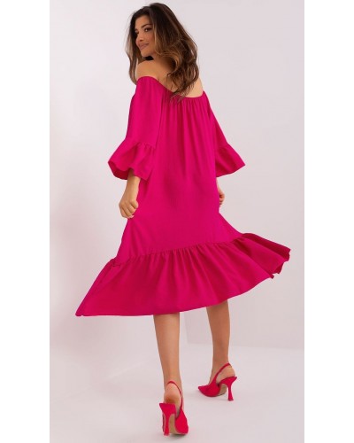 Rochie midi roz fucsia vaporoasa cu volane oversize Makadamia Rochie midi roz fucsia vaporoasa cu volane oversize Makadamia - dyandra.ro