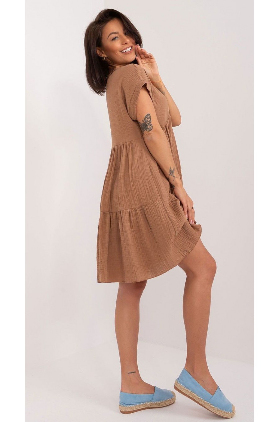 Rochie de vara scurta, din bumbac, maro, croi A, cu volan lat, Nedia Rochie de vara scurta, din bumbac, maro, croi A, cu volan lat, Nedia 2 - dyandra.ro