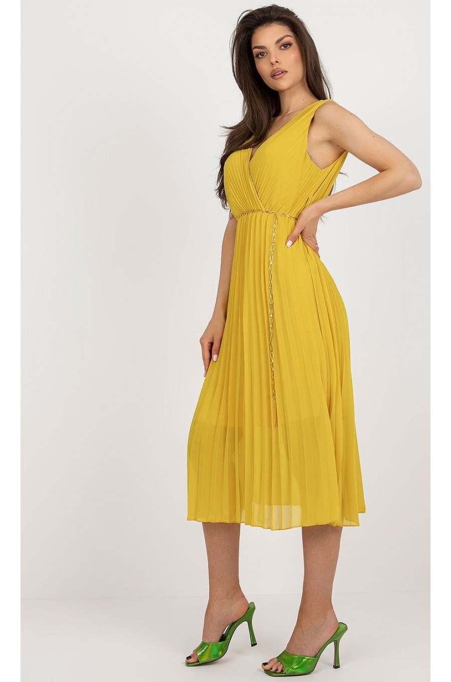 Rochie din voal galbena plisata petrecuta Cipriana3 Rochie din voal galbena plisata petrecuta Cipriana3 2 - dyandra.ro