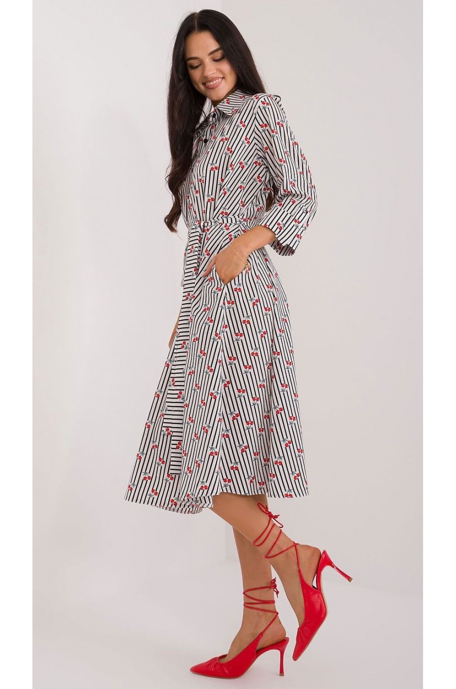 Rochie tip camasa neagra cu dungi cu maneca trei sferturi Saila1 Rochie tip camasa neagra cu dungi cu maneca trei sferturi Saila1 2 - dyandra.ro