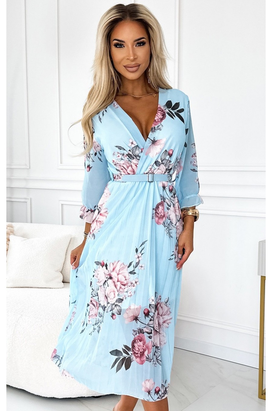 Rochie midi bleu cu flori vaporoasa plisata cu maneca lunga Yuna Rochie midi bleu cu flori vaporoasa plisata cu maneca lunga Yuna 1 - dyandra.ro