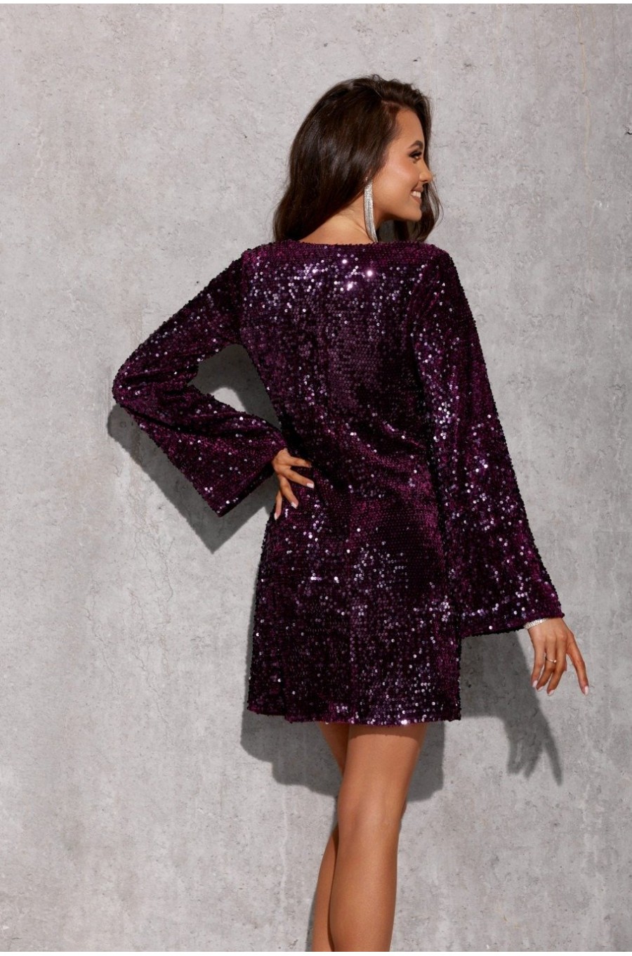 Rochie scurta din paiete mov cu maneca lunga ZoeR Rochie scurta din paiete mov cu maneca lunga ZoeR 2 - dyandra.ro
