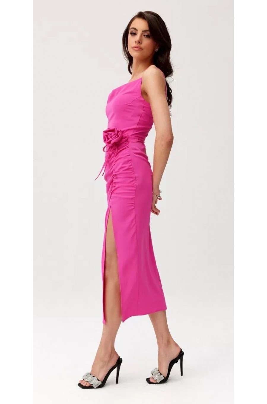 Rochie roz fucsia mulata midi cu floare MaribelR Rochie roz fucsia mulata midi cu floare MaribelR 2 - dyandra.ro