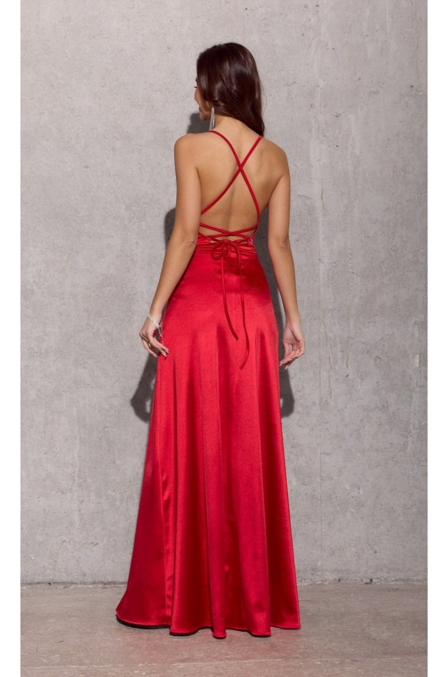 Rochie lunga rosie din satin cu spatele gol AlessandraR Rochie lunga rosie din satin cu spatele gol AlessandraR 2 - dyandra.ro