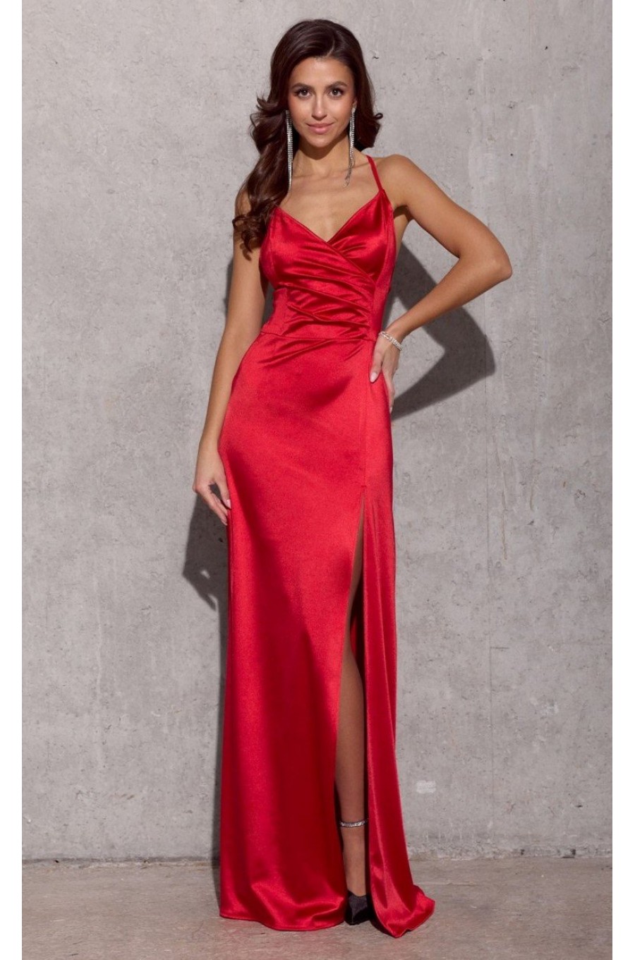 Rochie lunga rosie din satin cu spatele gol AlessandraR Rochie lunga rosie din satin cu spatele gol AlessandraR 3 - dyandra.ro