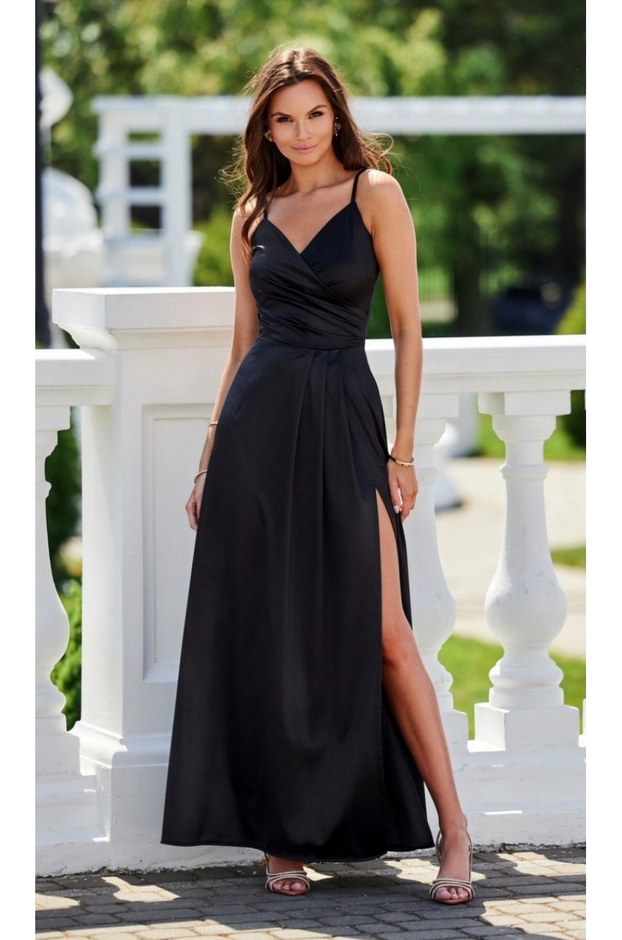 Rochie neagra eleganta lunga din satin petrecuta SalmaR Rochie neagra eleganta lunga din satin petrecuta SalmaR 1 - dyandra.ro