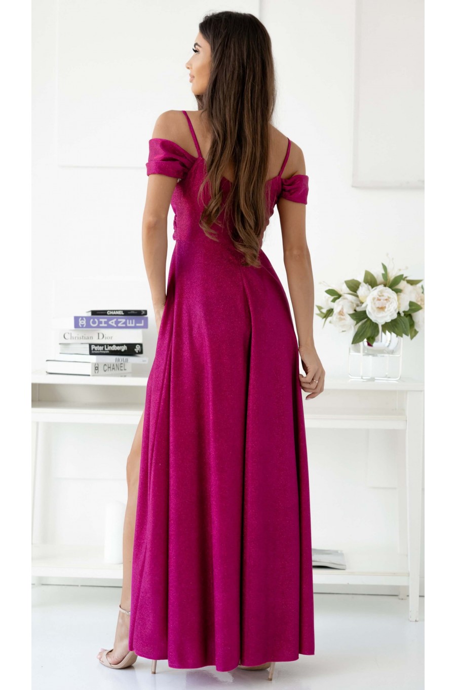 Rochie de ocazie lunga eleganta din glitter burgundy umerii goi ValentinaLux 2 - dyandra.ro