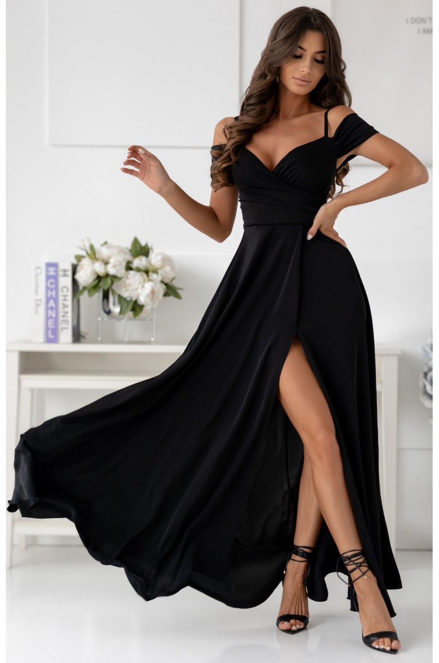 Rochie de ocazie eleganta lunga neagra din bumbac cu umerii goi ValentinaW 1 - dyandra.ro