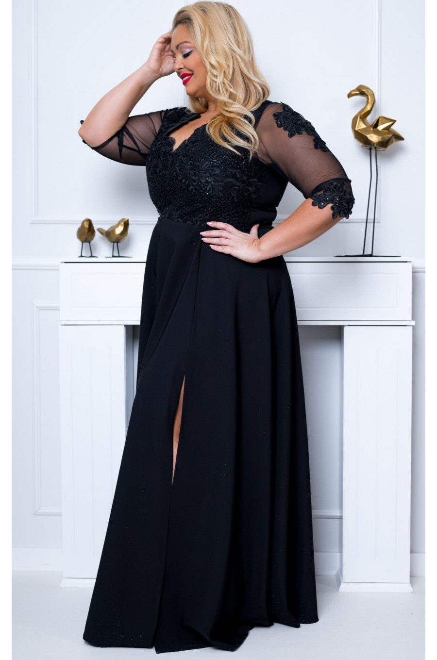 Rochie lunga neagra in marimi mari cu dantela si maneca trei sferturi Adalyze2 Rochie lunga neagra in marimi mari cu dantela si maneca trei sferturi Adalyze2 2 - dyandra.ro
