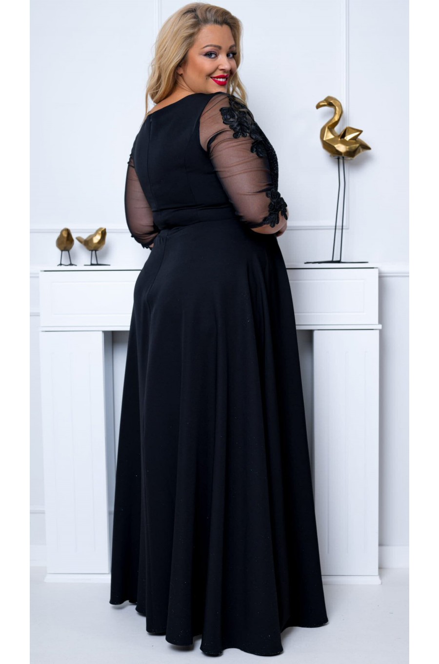 Rochie lunga neagra in marimi mari cu dantela si maneca trei sferturi Adalyze2 Rochie lunga neagra in marimi mari cu dantela si maneca trei sferturi Adalyze2 3 - dyandra.ro