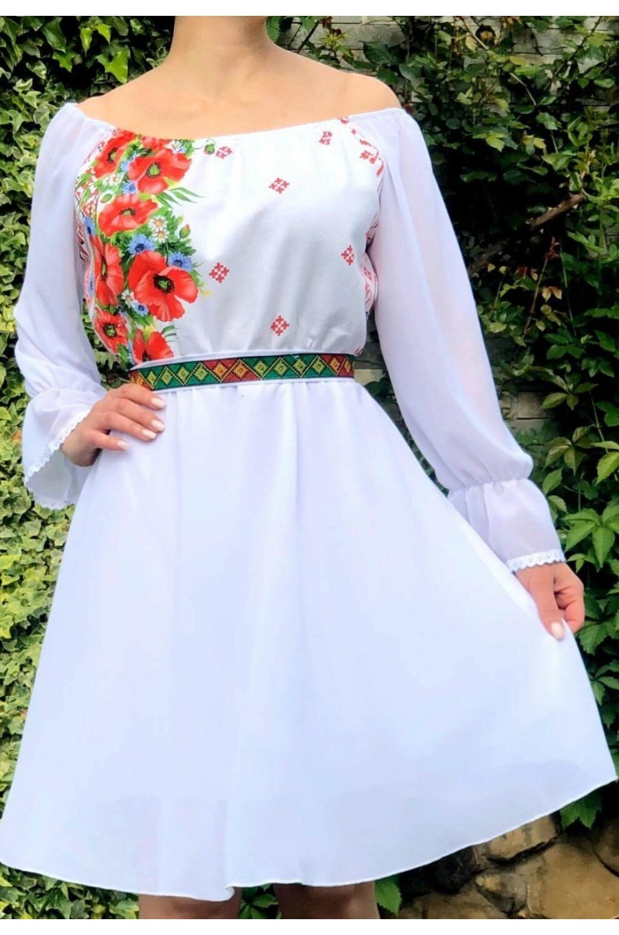 Rochie scurta alba cu maci cu motive traditionale din voal Loredana Rochie scurta alba cu maci cu motive traditionale din voal Loredana 1 - dyandra.ro