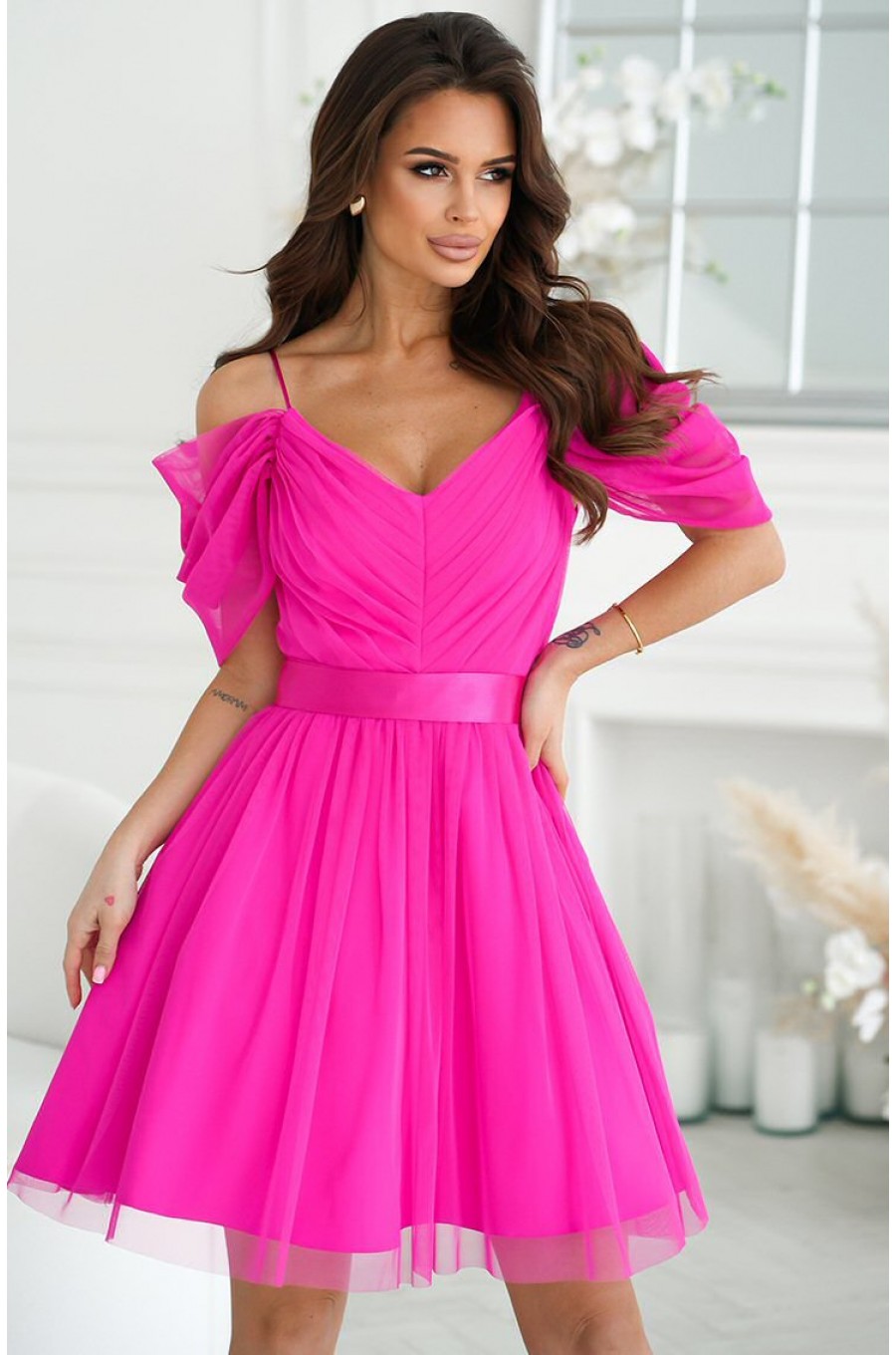 Rochie babydoll scurta roz fucsia din tulle cu umeri goi Cayenne Rochie babydoll scurta roz fucsia din tulle cu umeri goi Cayenne 1 - dyandra.ro
