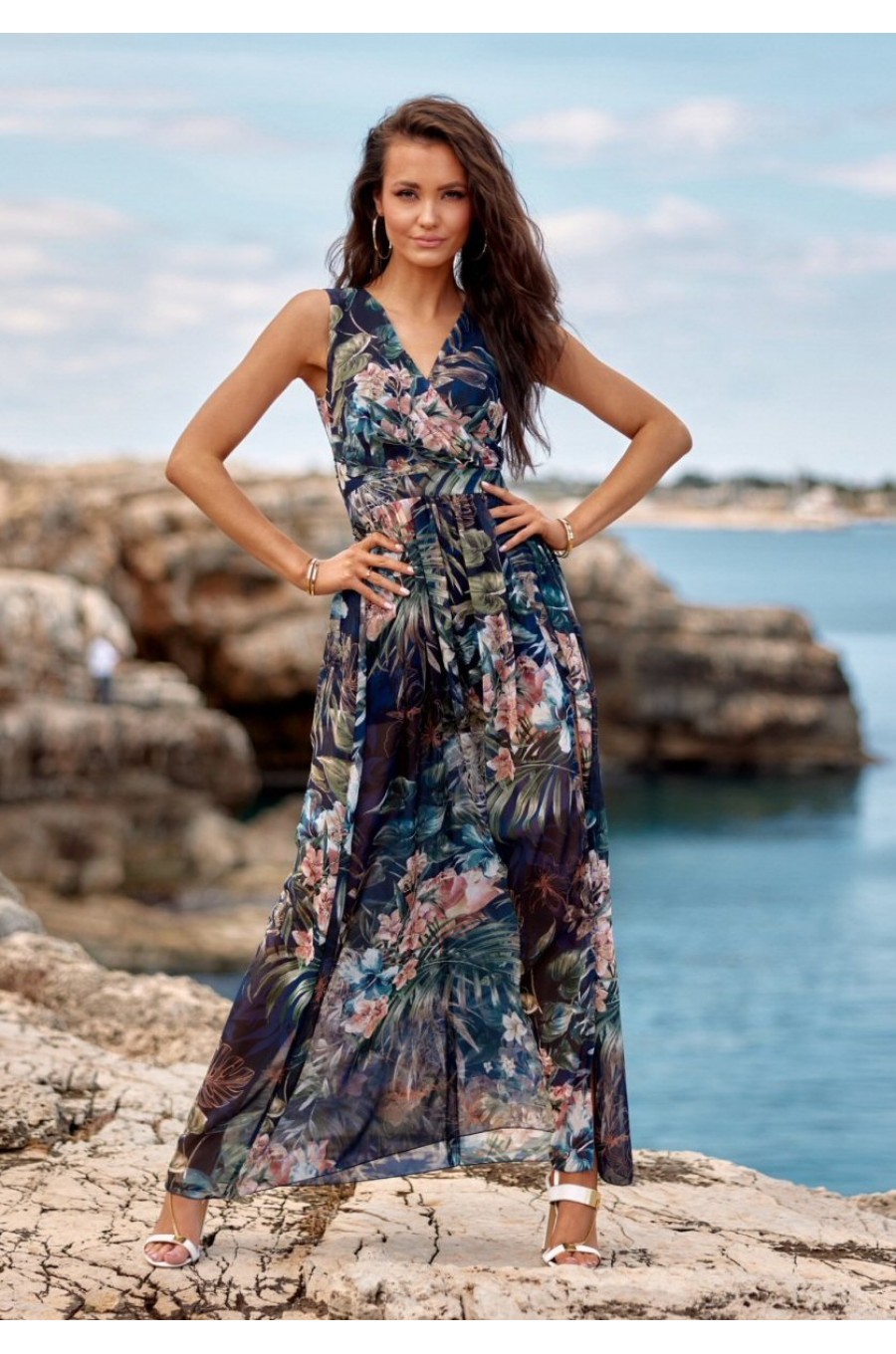 Rochie lunga de vara din chiffon bleumarin cu flori vaporoasa petrecuta Kosima Rochie lunga de vara din chiffon bleumarin cu flori vaporoasa petrecuta Kosima 1 - dyandra.ro