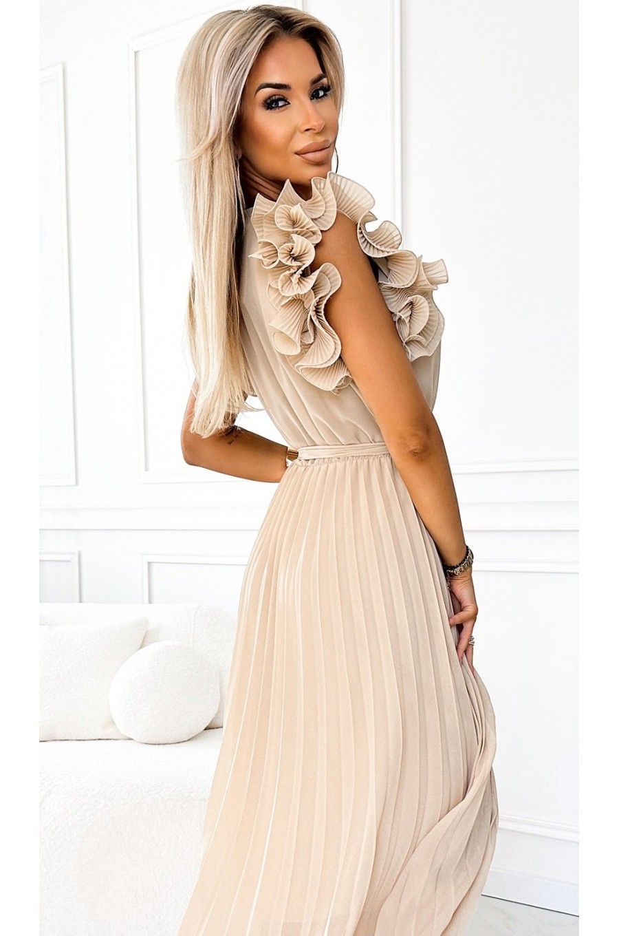 Rochie lunga plisata din chiffon bej cu volane vaporoasa Kamra 4 - dyandra.ro