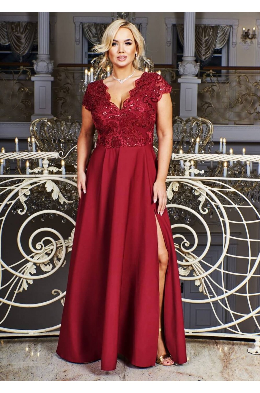 Rochie lunga eleganta XXL din dantela si paiete burgundy Arianza Rochie lunga eleganta XXL din dantela si paiete burgundy Arianza 1 - dyandra.ro