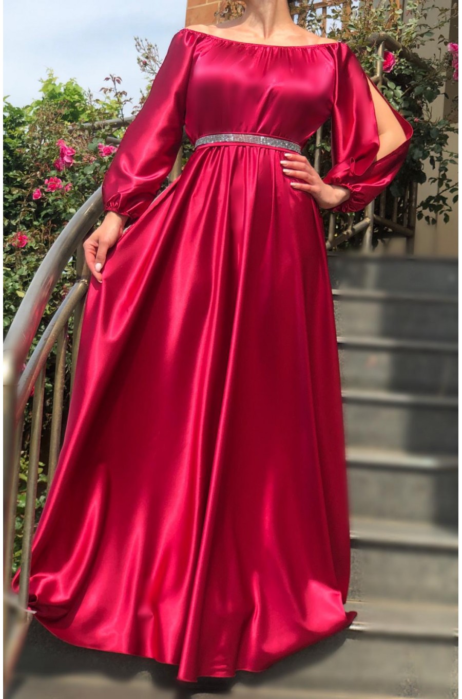 Rochie lunga rosie din satin vaporoasa cu maneca lunga Larisa  1 - dyandra.ro