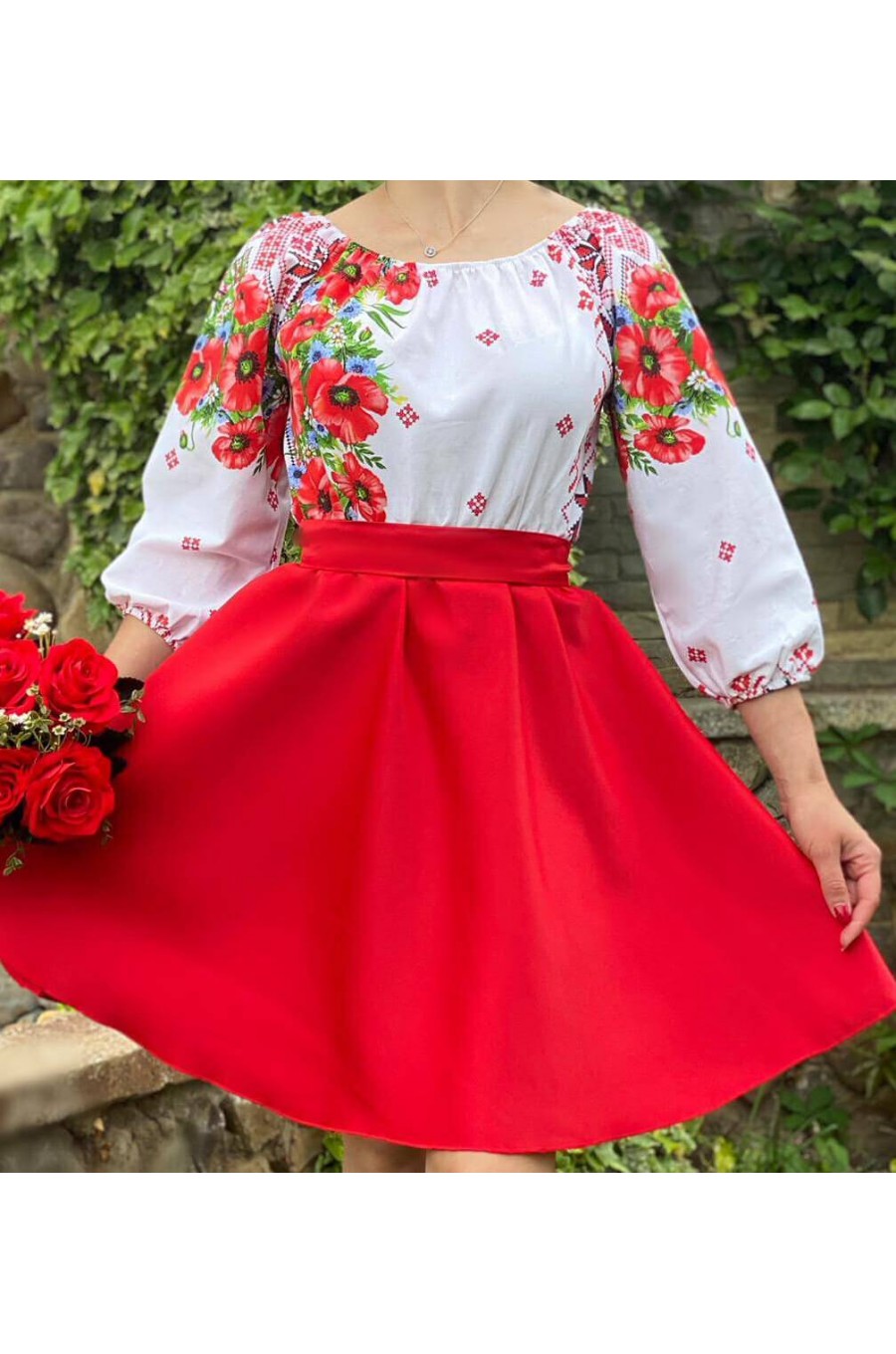 Rochie traditionala midi din tafta rosie cu maci Azra Rochie traditionala midi din tafta rosie cu maci Azra 2 - dyandra.ro