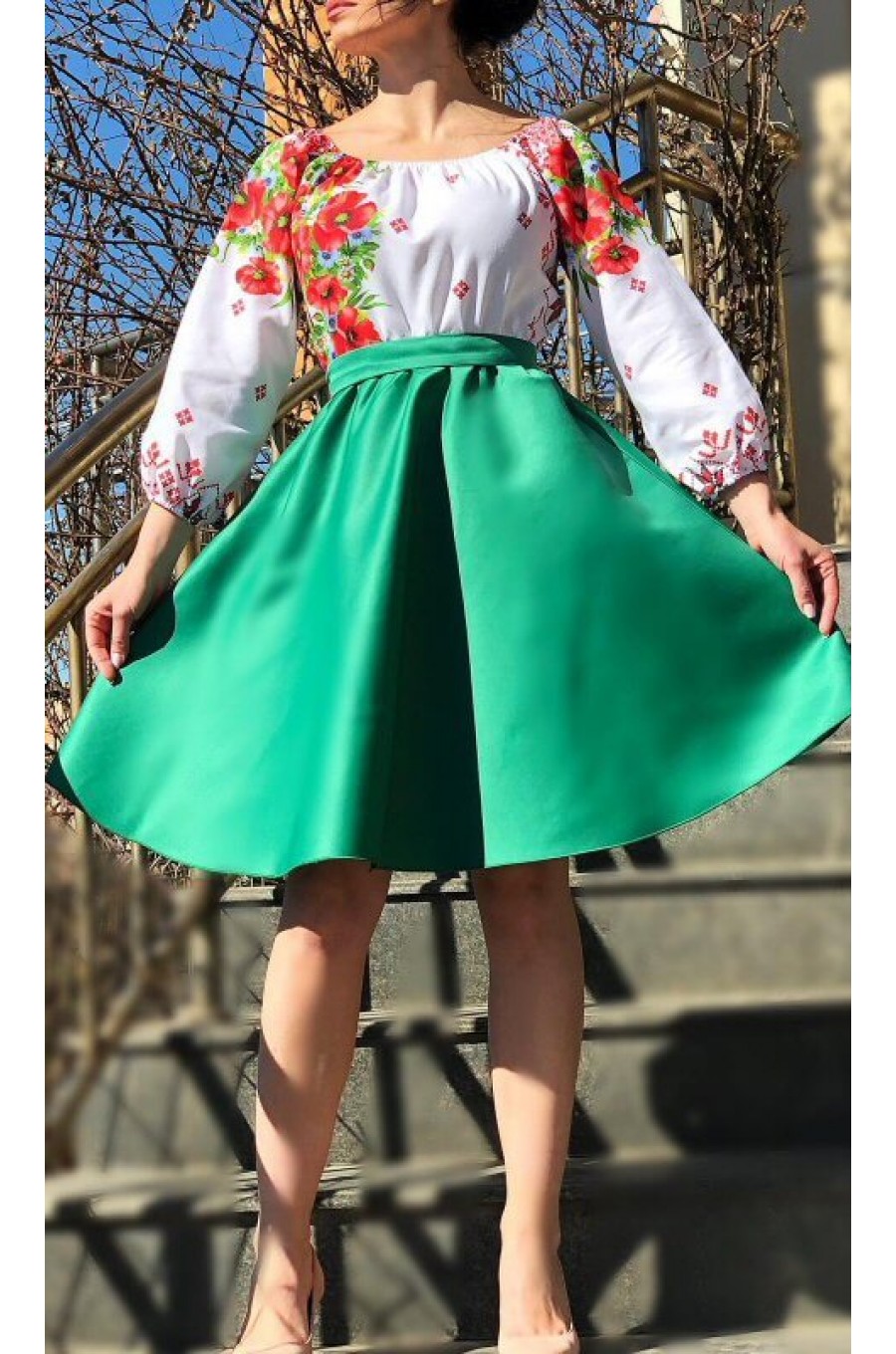 Rochie traditionala midi tafta verde cu maci rosii Azra Rochie traditionala midi tafta verde cu maci rosii Azra 2 - dyandra.ro