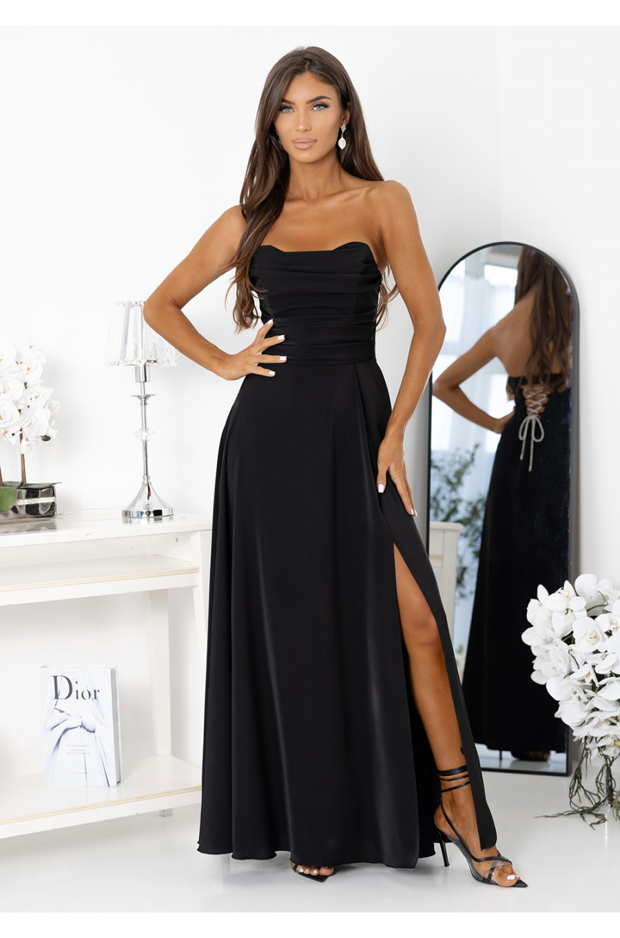 Rochie eleganta lunga neagra cu bust tip corset cu umerii goi VenussW Rochie eleganta lunga neagra cu bust tip corset cu umerii goi VenussW 3 - dyandra.ro