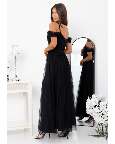 Rochie neagra eleganta lunga din tulle cu umerii goi vaporoasa KiaraW Rochie neagra eleganta lunga din tulle cu umerii goi vaporoasa KiaraW - dyandra.ro