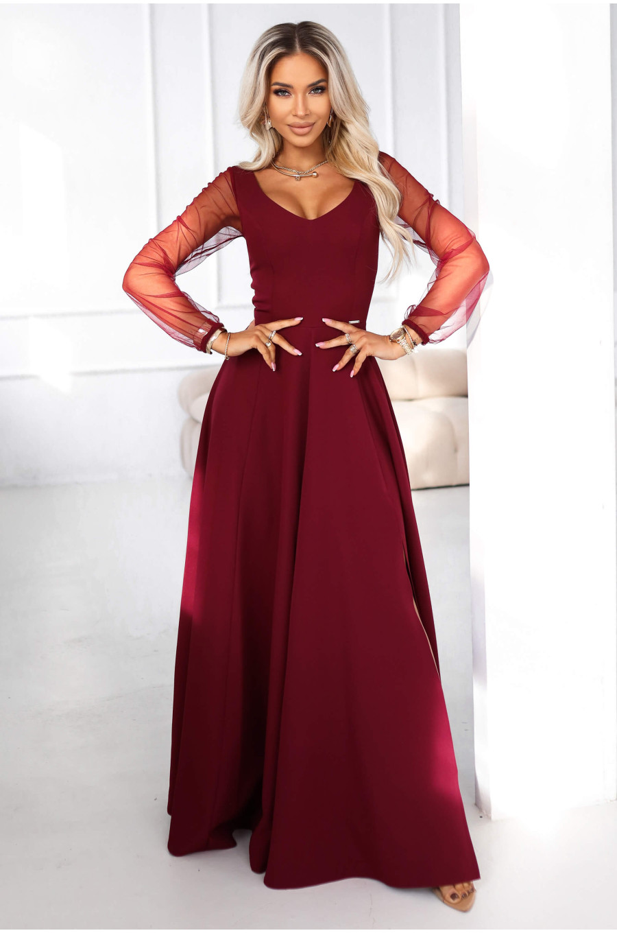 Rochie eleganta lunga burgundy vaporoasa cu maneca lunga Lorretta Rochie eleganta lunga burgundy vaporoasa cu maneca lunga Lorretta 1 - dyandra.ro