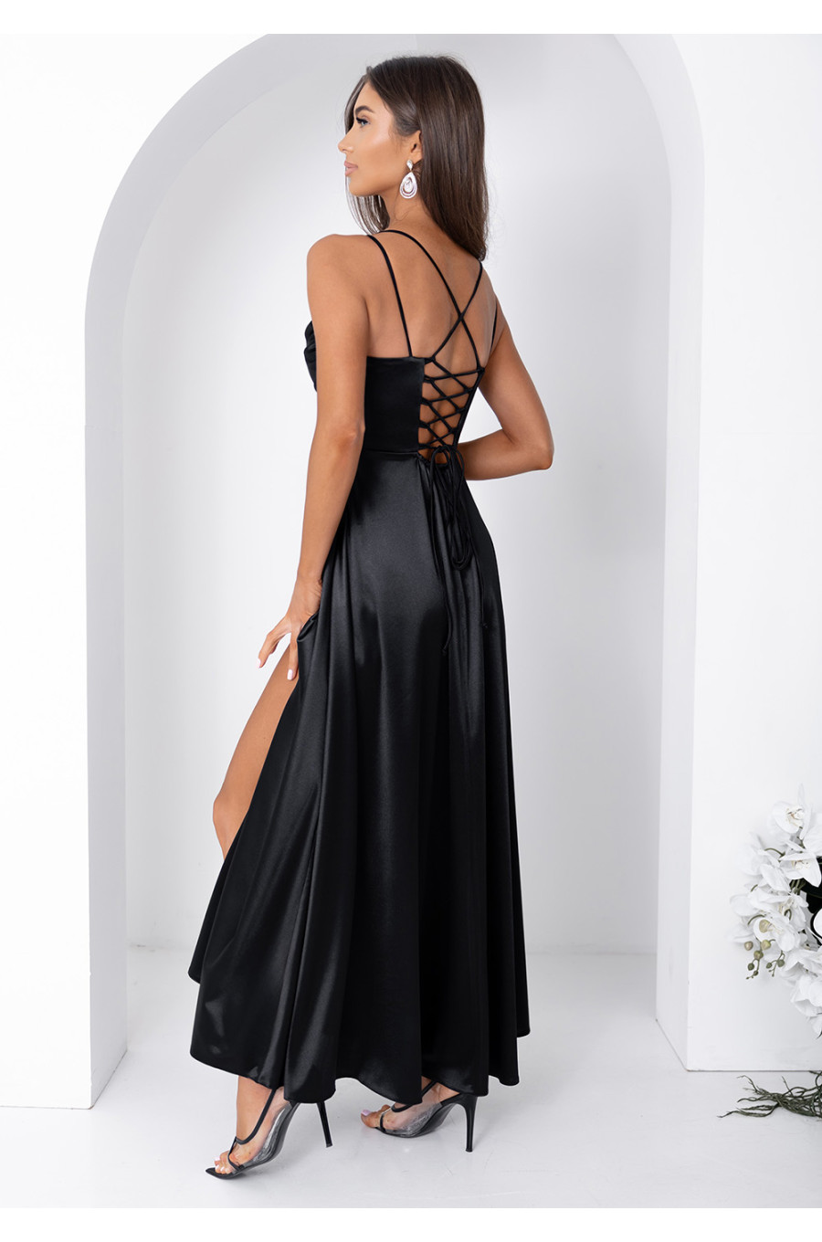 Rochie eleganta lunga din satin neagra bust tip corset ValeriaW3 Rochie eleganta lunga din satin neagra bust tip corset ValeriaW3 2 - dyandra.ro