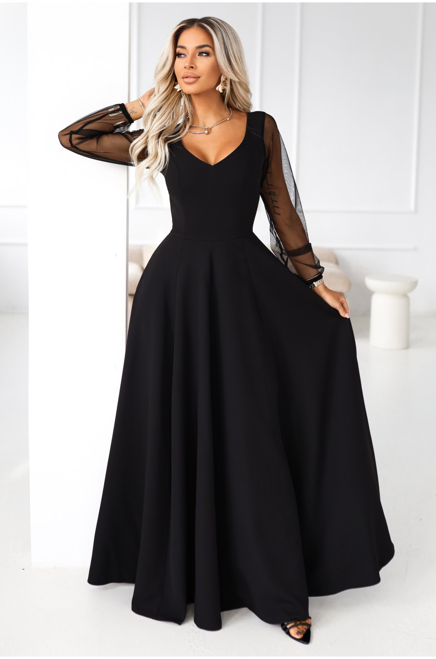 Rochie neagra lunga clasica cu maneca lunga vaporoasa Lorretta 1 - dyandra.ro